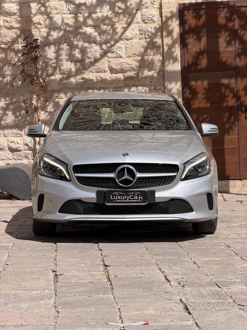 Mercedes-Benz A180 2017 photo 4
