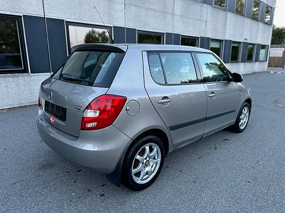Skoda Fabia 2007 photo 3