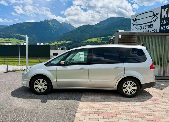 Ford Galaxy 2012 photo 4