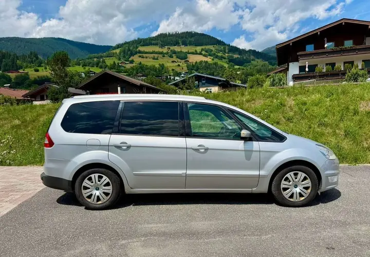 Ford Galaxy 2012 photo 5