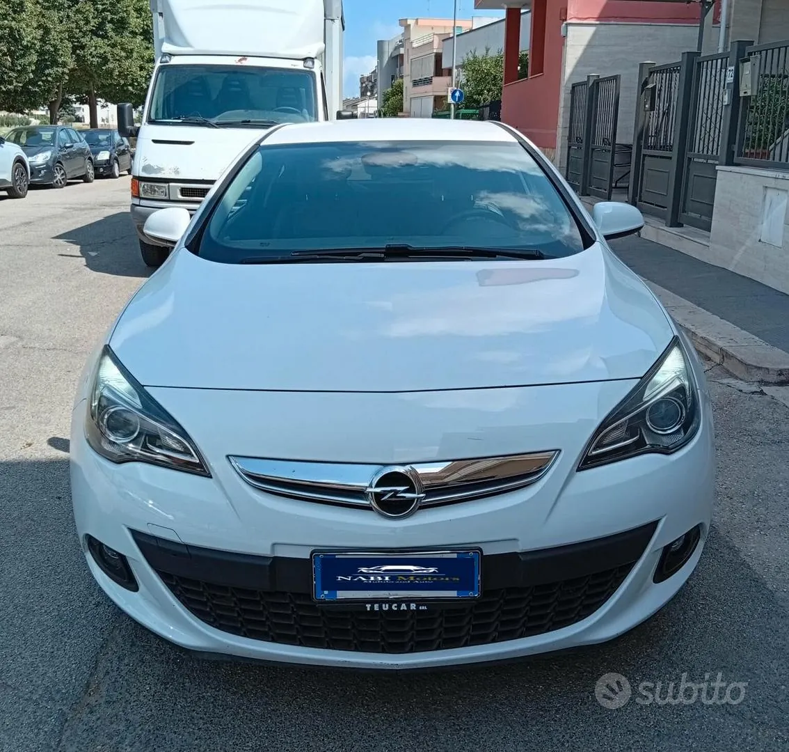 Opel Astra 2014 photo 2