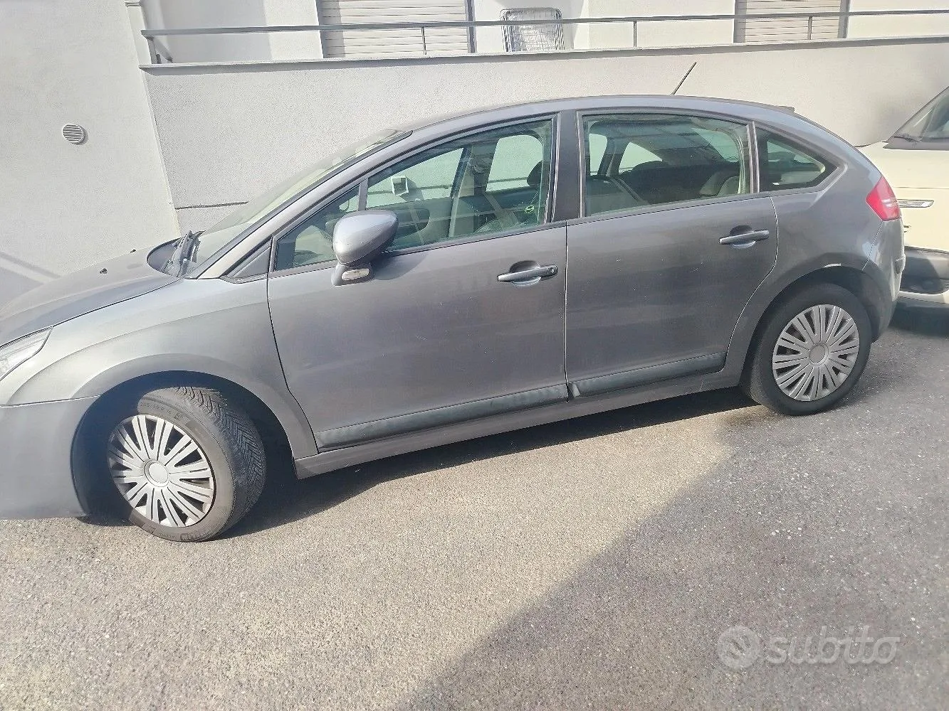 Citroen C4 2009 photo 4