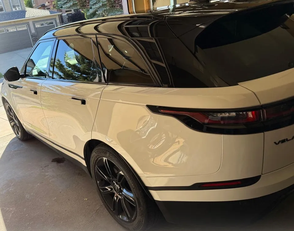 Land Rover Range Rover Velar 2022 photo 3