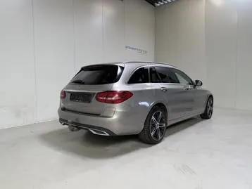 Mercedes-Benz C 300 2019 photo 3