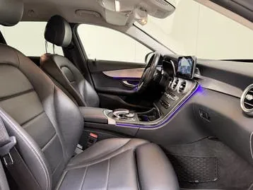 Mercedes-Benz C 300 2019 photo 2