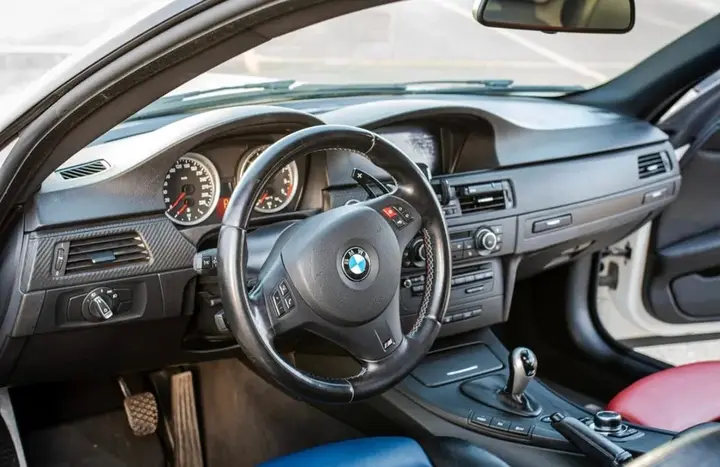BMW M3 2011 photo 4