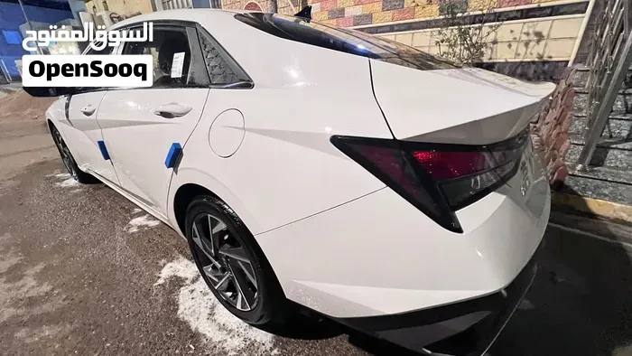 Hyundai Elantra 2025 photo 3