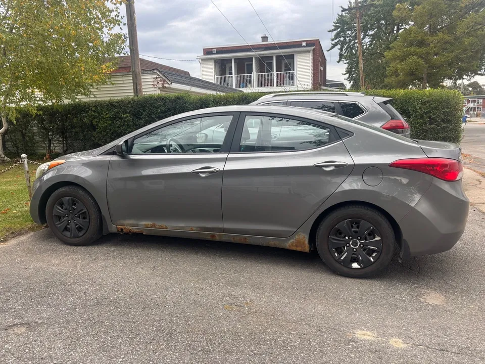 Hyundai Elantra 2013 photo 3