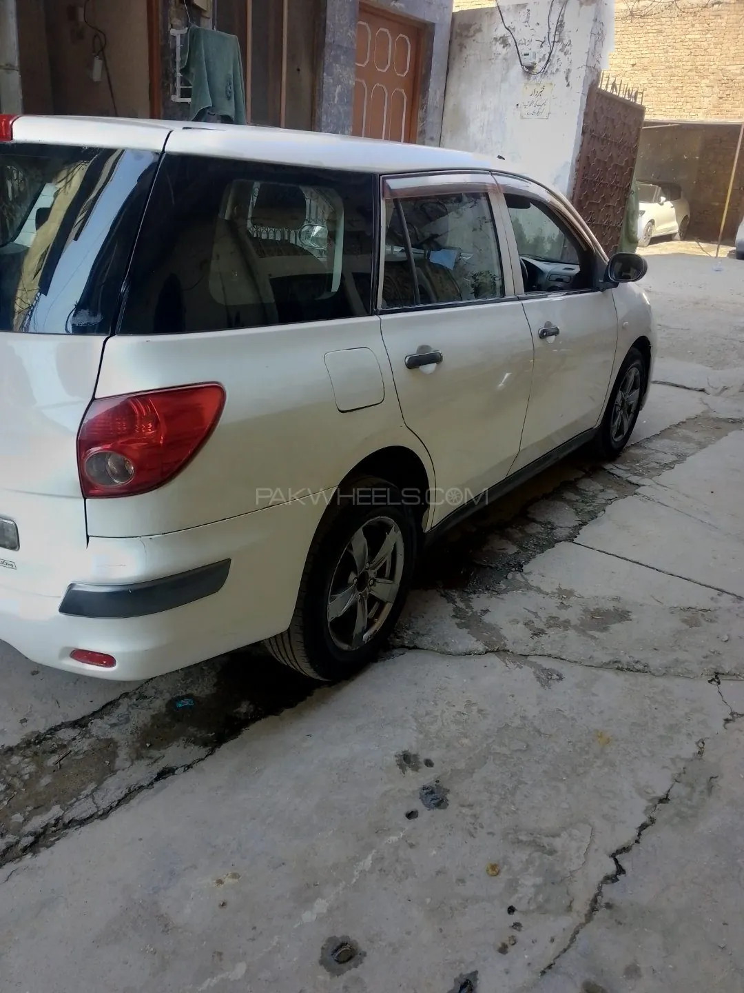 Nissan Ad Van