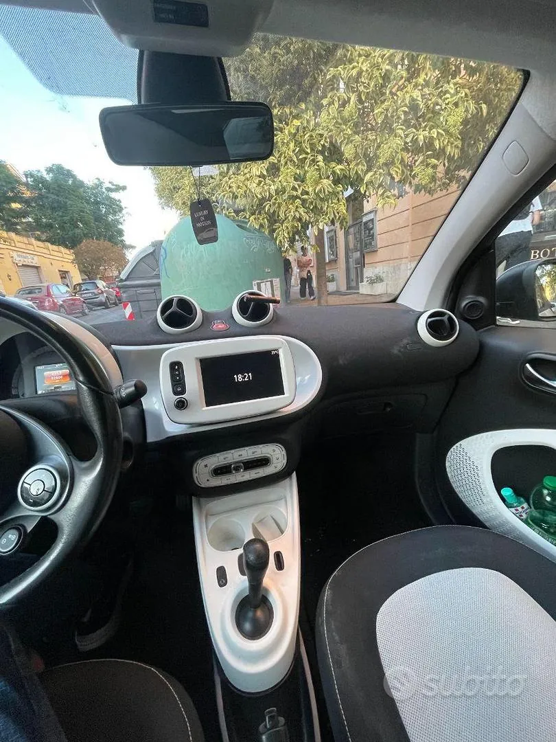 Smart Fortwo 2019 photo 4