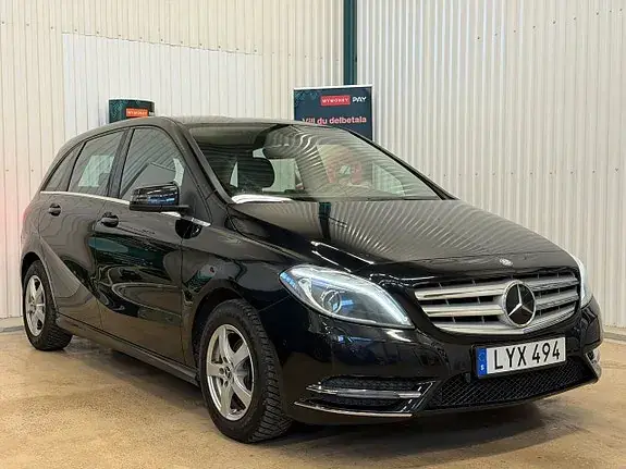 Mercedes-Benz B 180 2015 photo 2