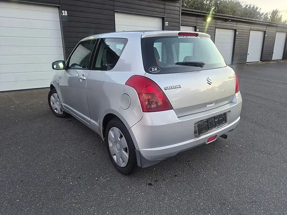 Suzuki Swift 2006 photo 3