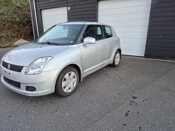 Suzuki Swift 2006 photo 4