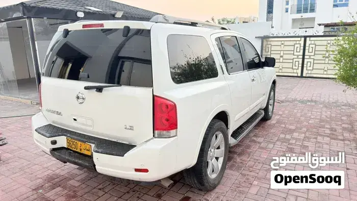 Nissan Armada 2011 photo 2
