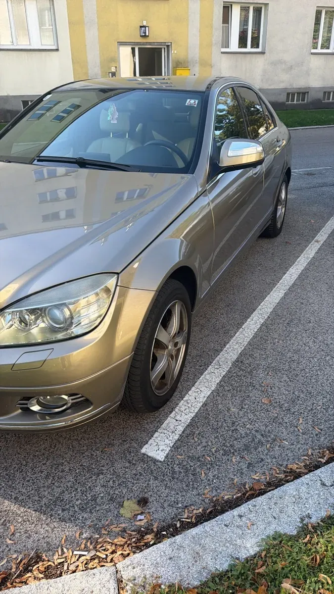 Mercedes-Benz C-Class 2007 photo 2