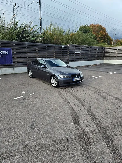 BMW 320I