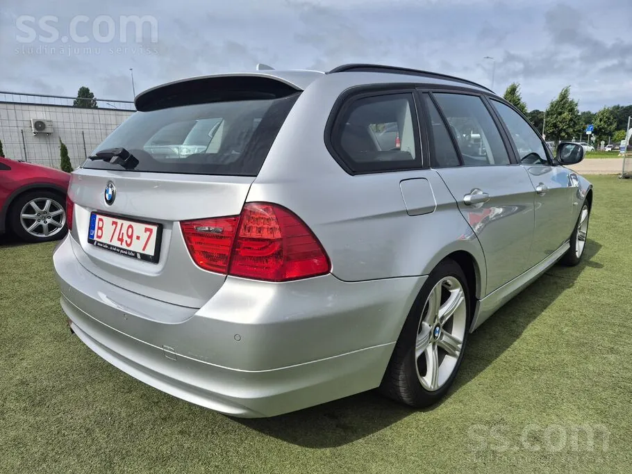BMW 320 2011 photo 5
