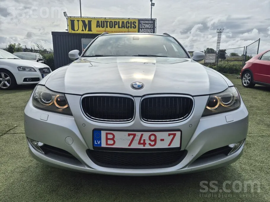 BMW 320 2011 photo 2