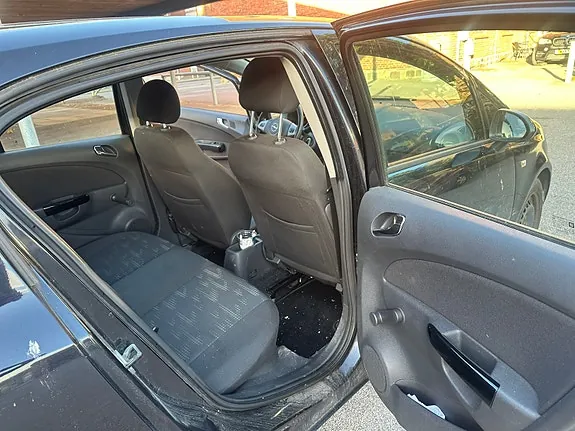 Opel Corsa 2011 photo 4
