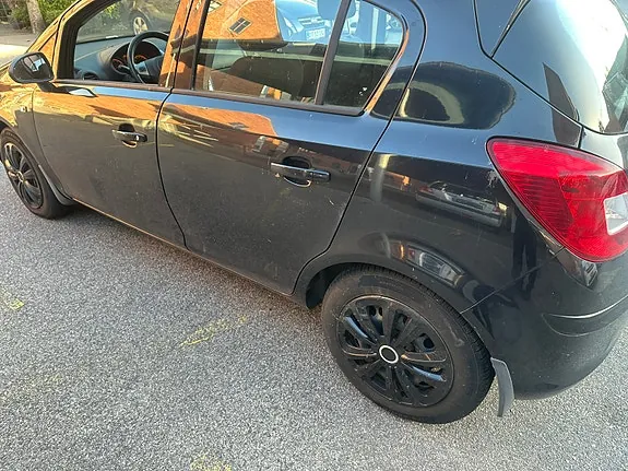 Opel Corsa 2011 photo 2