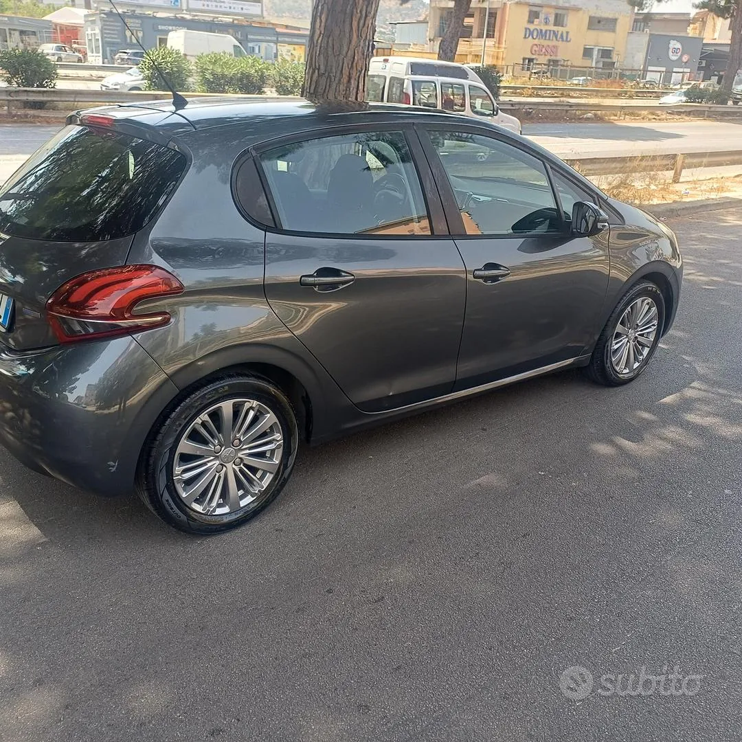 Peugeot 208 2016 photo 4
