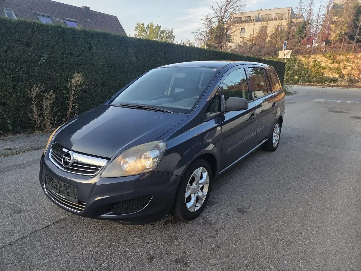 Opel Zafira 2010 photo 2