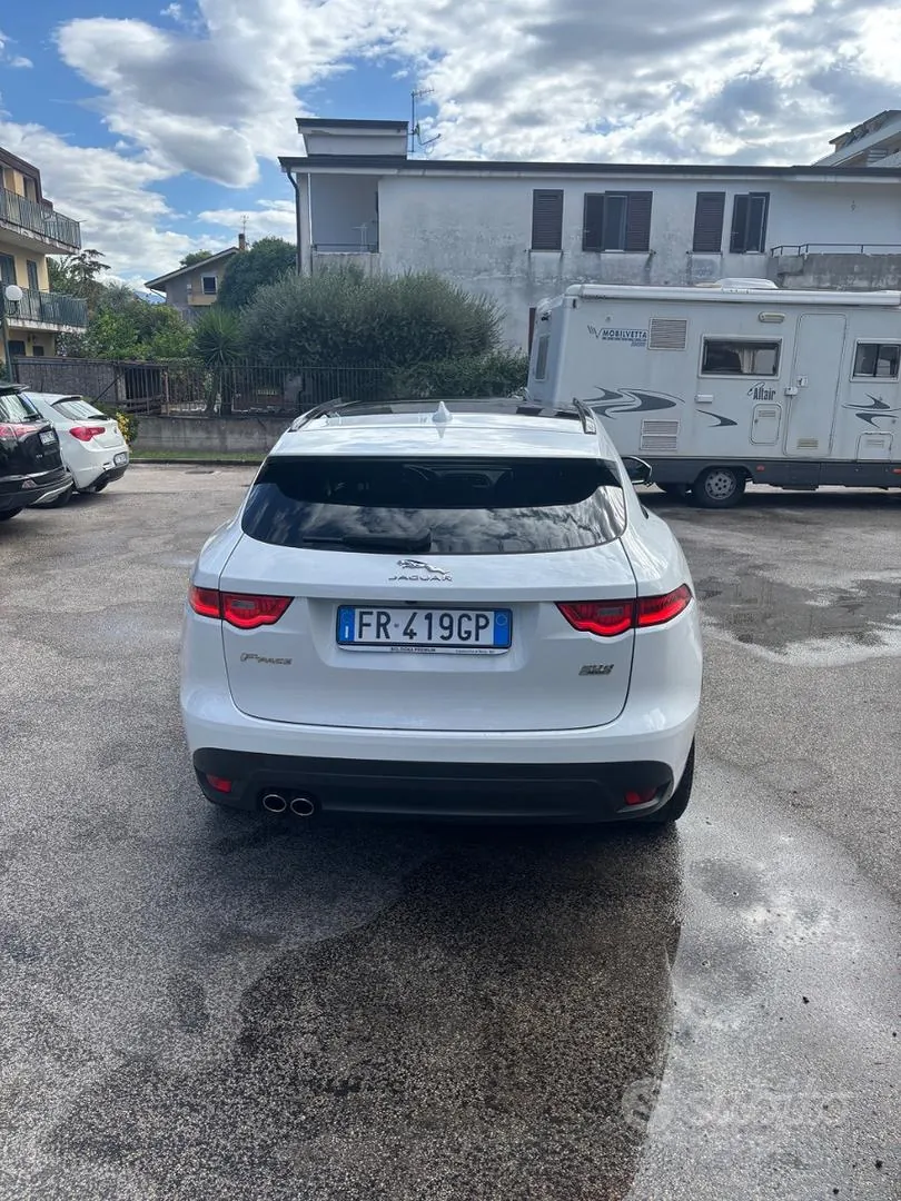 Jaguar F-Pace 2018 photo 5