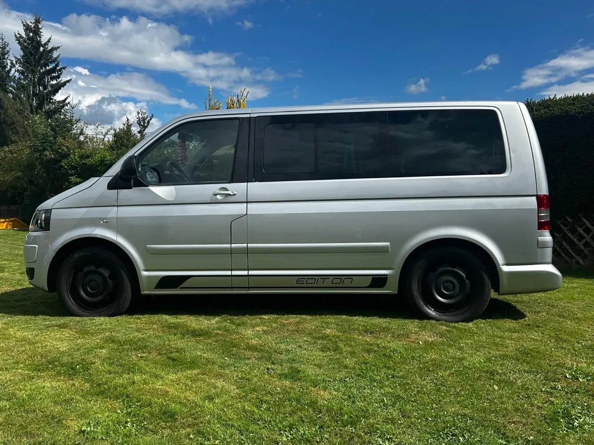 Volkswagen T5 2005 photo 2