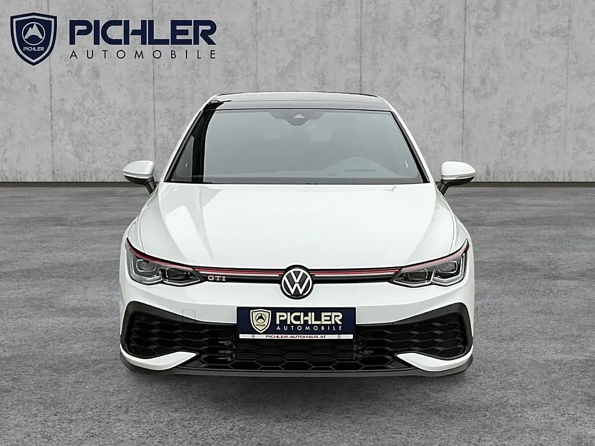 Volkswagen Golf 2023 photo 2