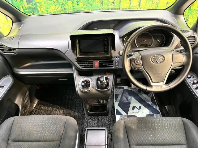 Toyota Corolla Hybrid V 2016 photo 2