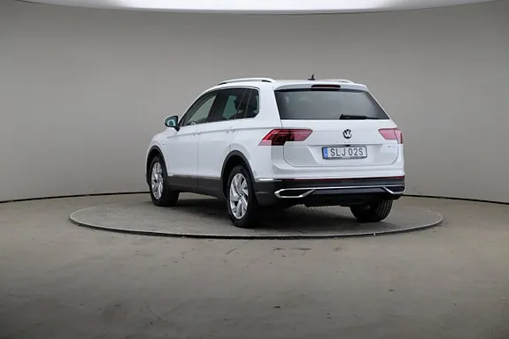 Volkswagen Tiguan 2024 photo 2