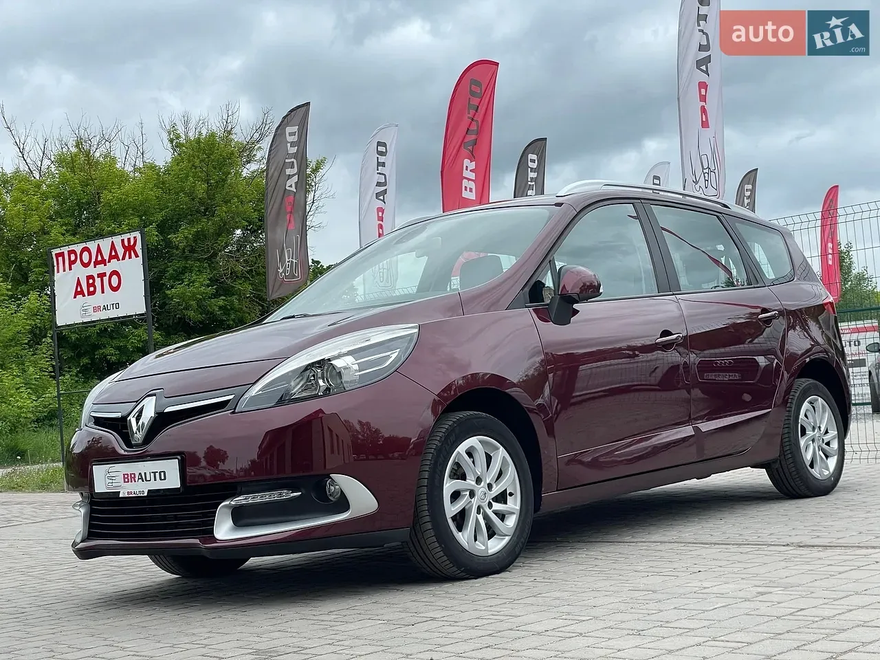 Renault Grand Scenic 2014 photo 2