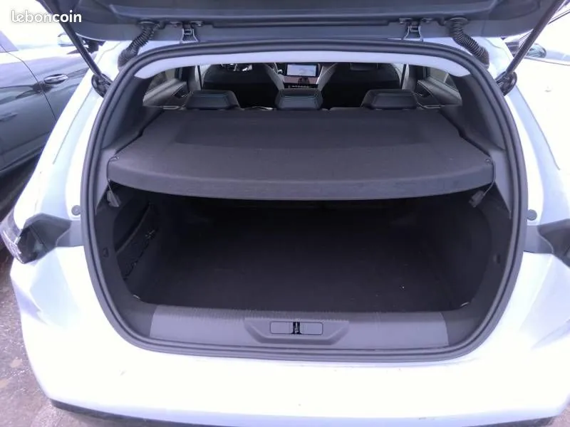 Peugeot 308 2025 photo 4