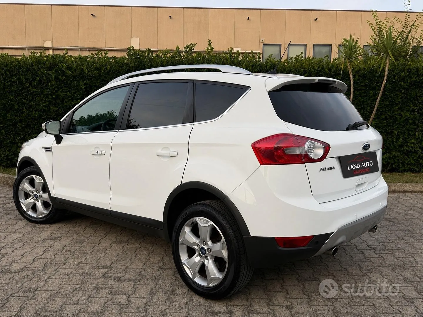 Ford Kuga 2011 photo 3