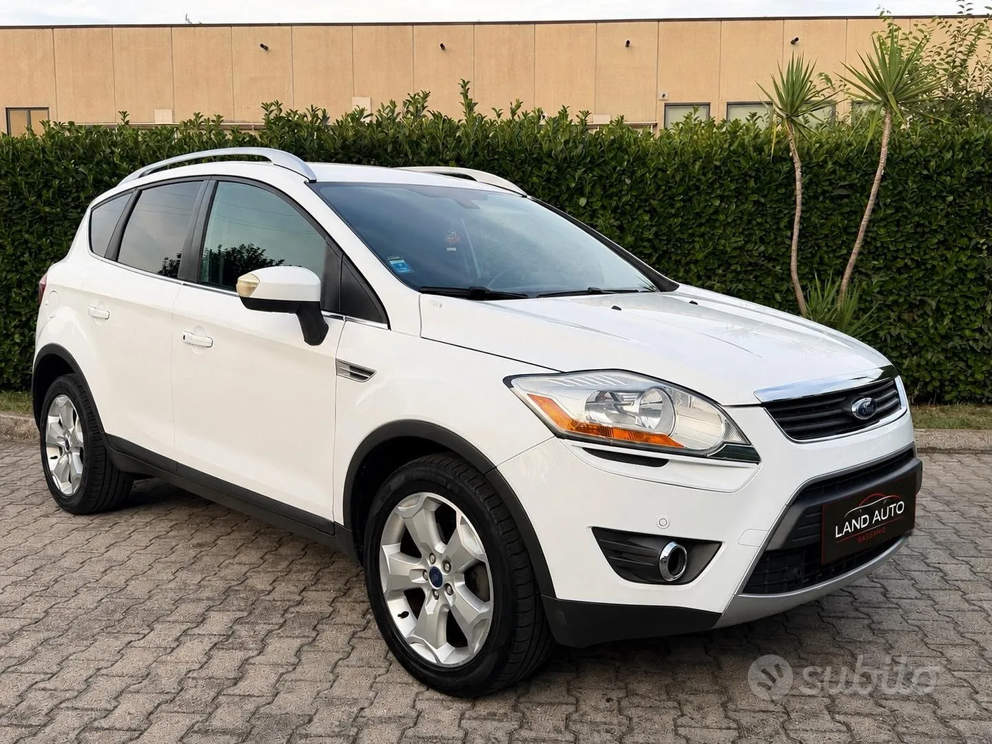 Ford Kuga 2011 photo 2