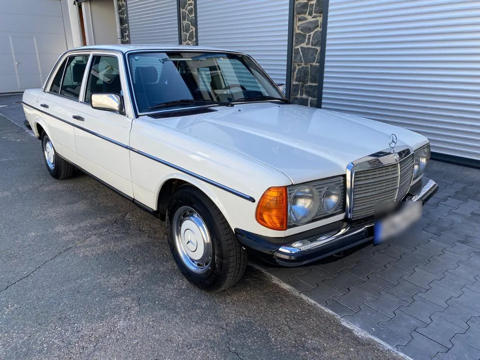 Mercedes-Benz W123