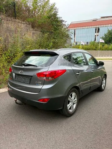 Hyundai Motor 2012 photo 3
