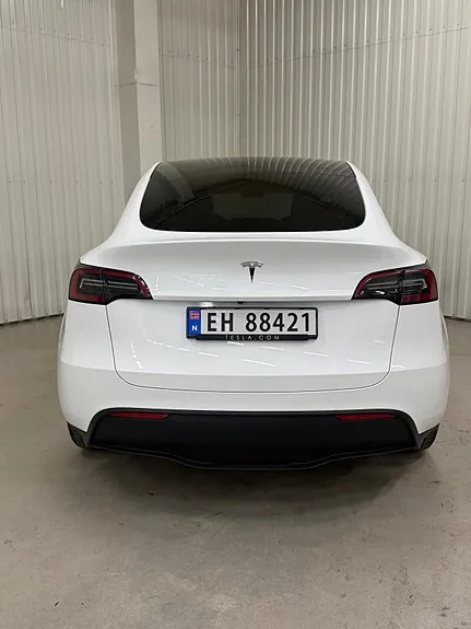Tesla Model Y 2024 photo 5