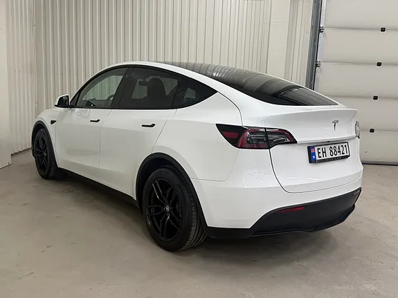 Tesla Model Y 2024 photo 4