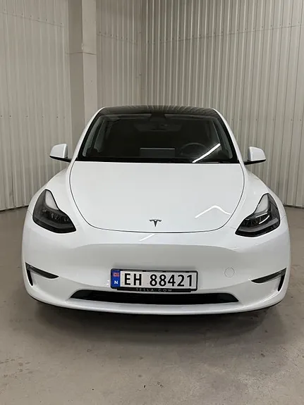 Tesla Model Y 2024 photo 2
