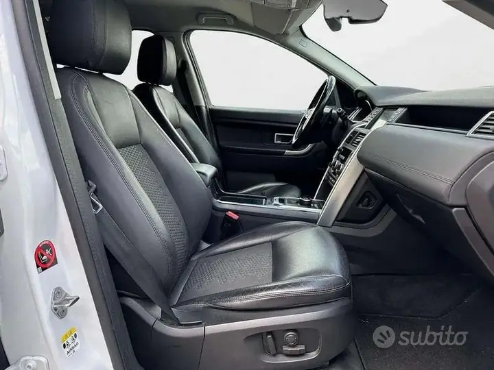 Land Rover Discovery Sport 2019 photo 3