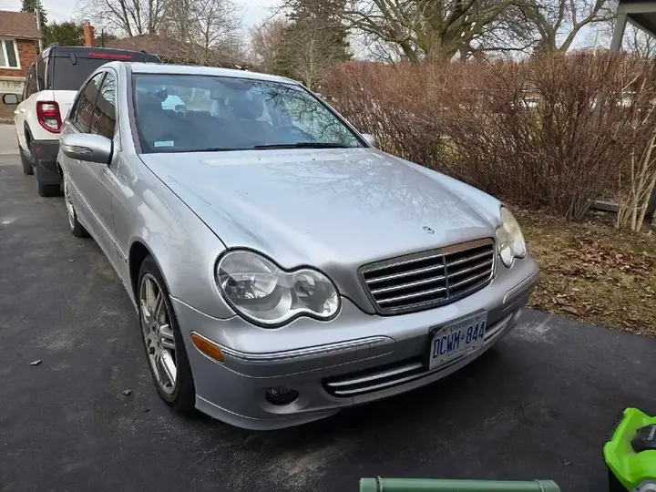 Mercedes-Benz C-Class 2007 photo 2