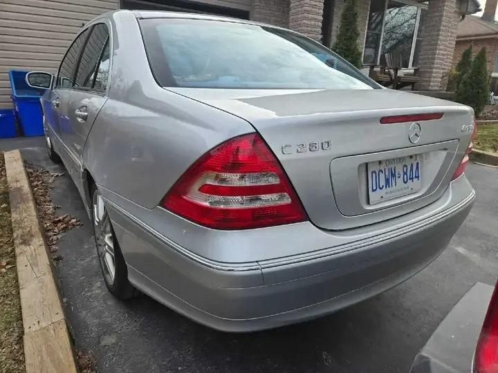 Mercedes-Benz C-Class 2007 photo 3