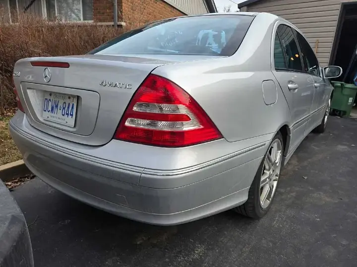 Mercedes-Benz C-Class 2007 photo 4