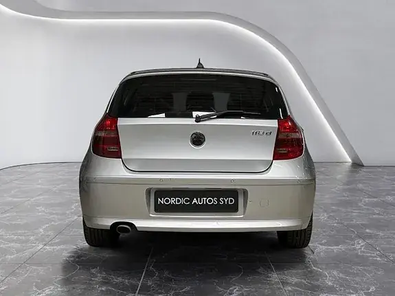 BMW 118D 2011 photo 5
