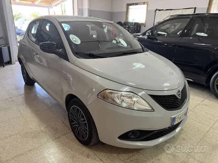 Lancia Ypsilon 2019 photo 2