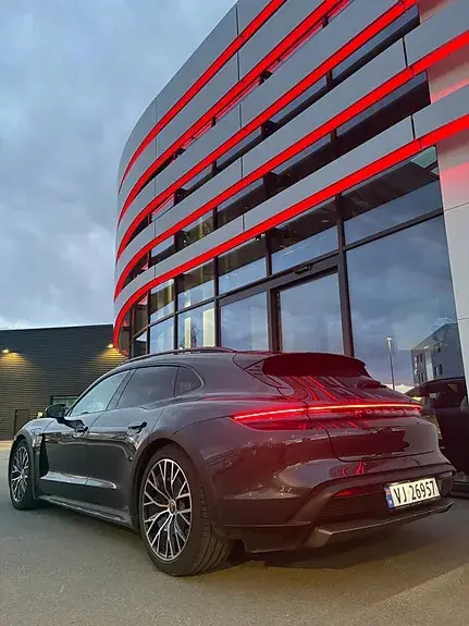 Porsche Taycan 4 2021 photo 4