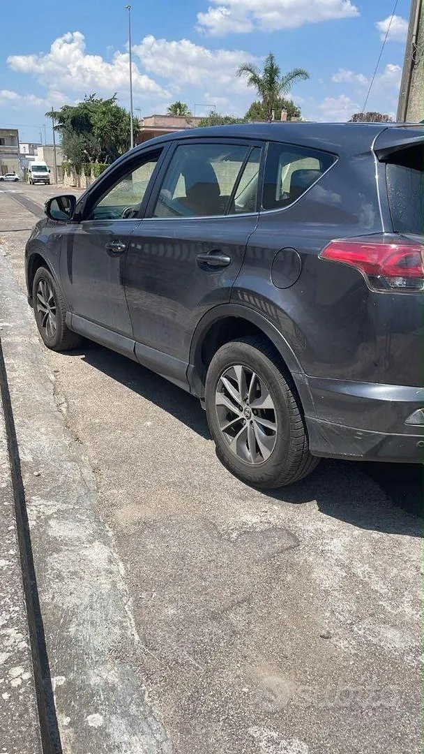 Toyota Rav4 2017 photo 3