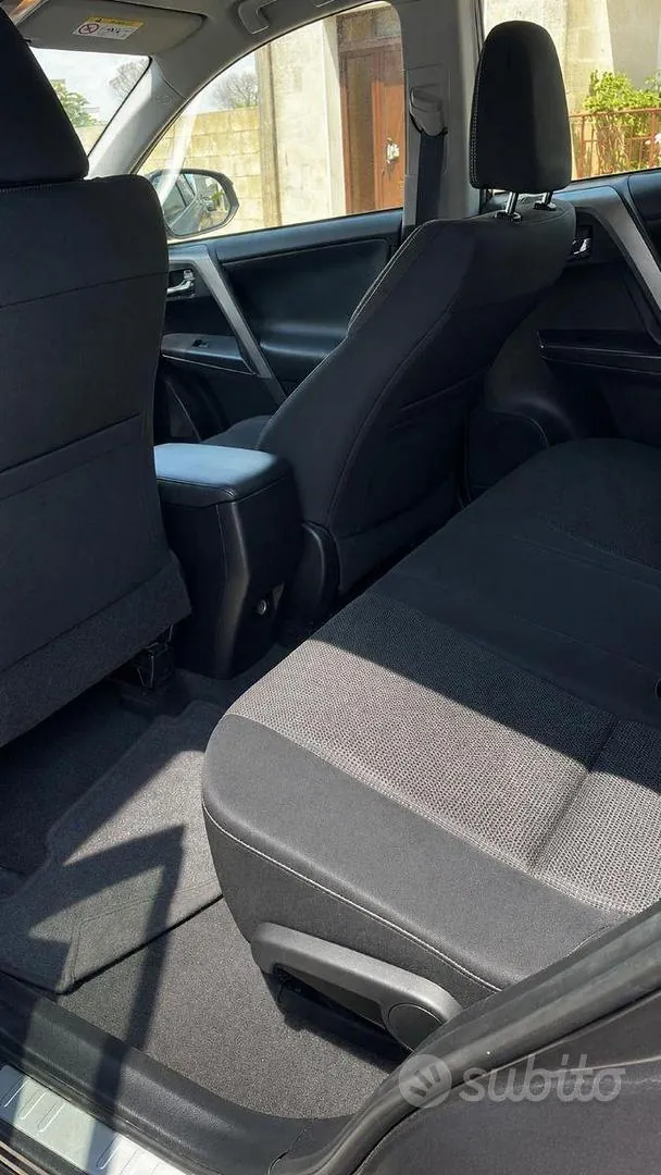 Toyota Rav4 2017 photo 5