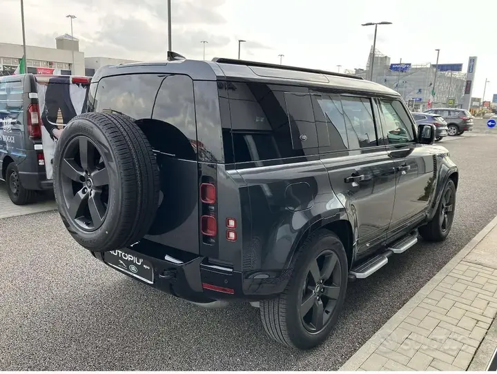 Land Rover Defender 2023 photo 5